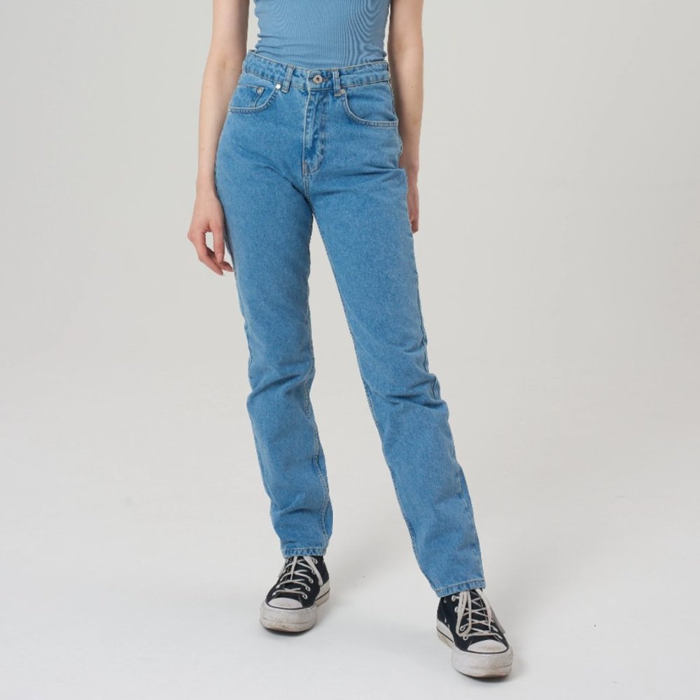 Ragged Priest Cougar Mom Jeans Size 30 Light Blue